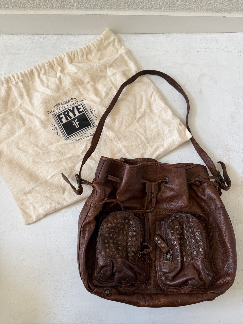 FRYE “BROOKE” BROWN LEATHER SHOULDER BAG WITH DUST BAG